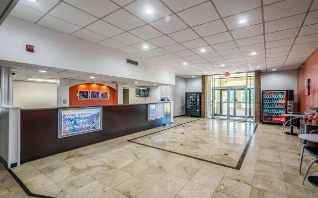 Motel 6 Henderson, TX