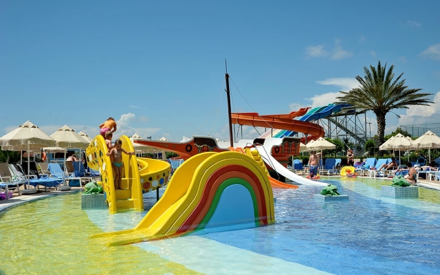 Seaden Sea World Resort & Spa