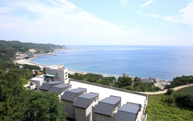 The Marine Pool Villa