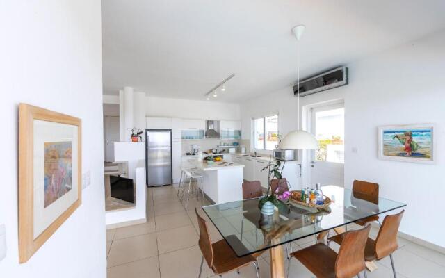 Protaras Beachfront Villa Alia