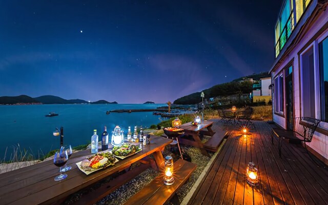 Geoje Blue Marae Pension