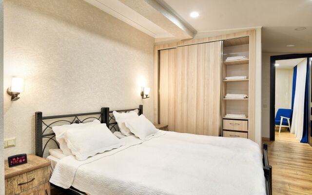Q&B Hotel