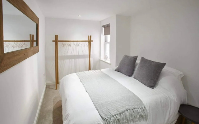 Host Stay Park View Apartment
