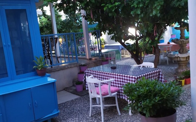 Queen Nano Hotel