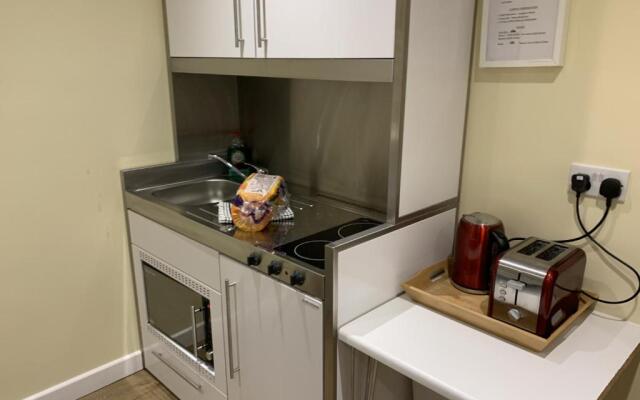 Southernwood - Garden Lodge 12