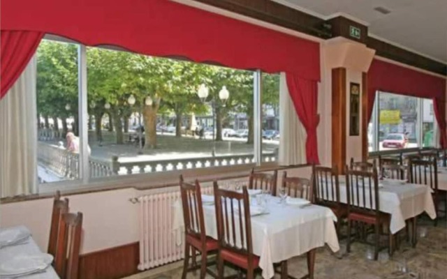 Hotel Restaurante Nogallás