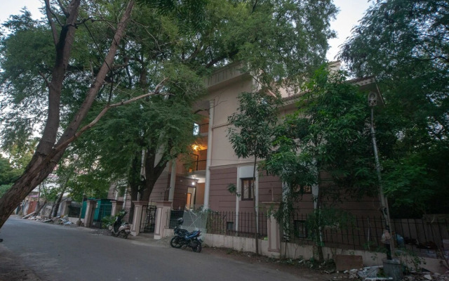 OYO 24150 SilverKey Egmore