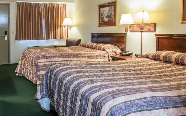 Econo Lodge South