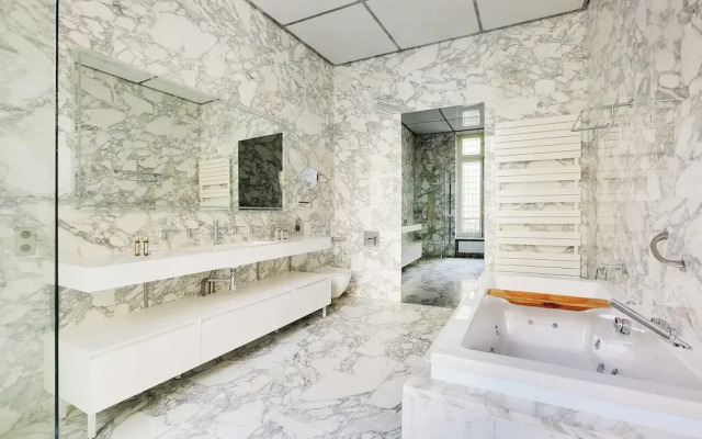 Exceptional Property - 4br/12p - Parc Monceau