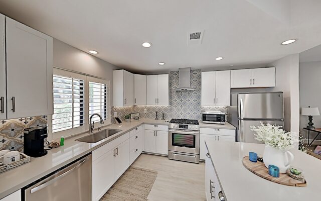 Newly Renovated 2020! 3 Bedroom Condo