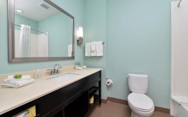 Holiday Inn Express & Suites Austin South by IHG