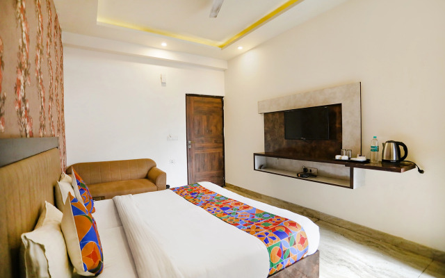 FabHotel Enaya Residency