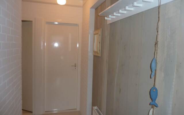 Brilliant Bungalow in Kamperland by the Lake