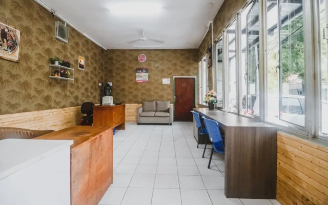 RedDoorz near Lokasari Mangga Besar 7