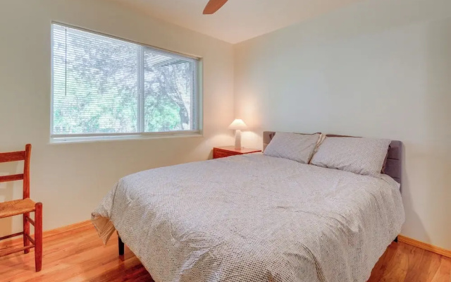 Dog Friendly! Peaceful Wooded Retreat in Prescott