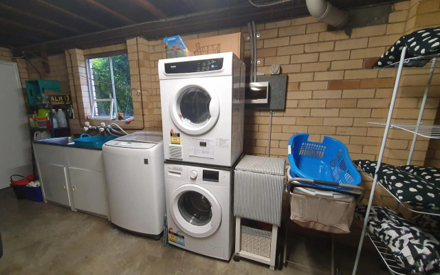 Amazing City Location-Private Room in a Share House-2 Rooms available!!