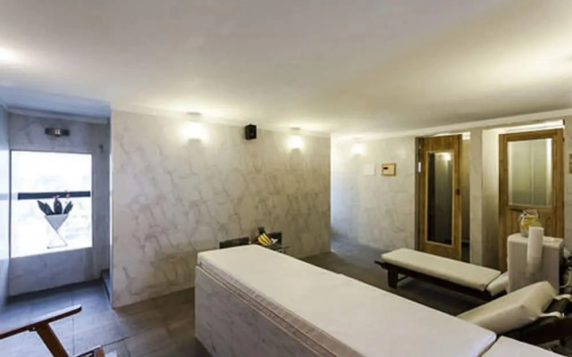 Ros Tower Hotel