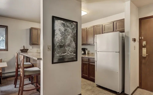 1125 Flying Dutchman 1 Bedroom Condo by RedAwning