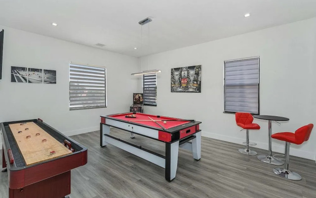 Villa Cosmopolitan by Vacationhit