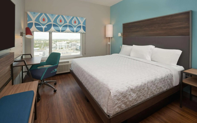 Shore Hotel