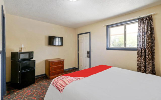 OYO Hotel Luling TX Downtown I-10/US-90