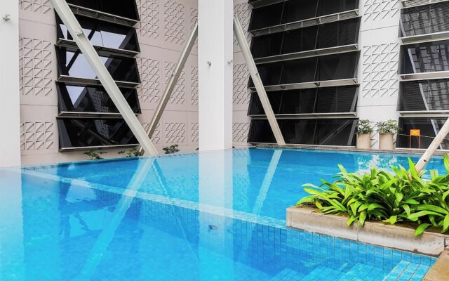 Homey And Modern 1Br At Paddington Heights Apartment