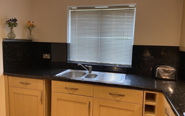 Royal Oak Apartment in Manchester Central Location