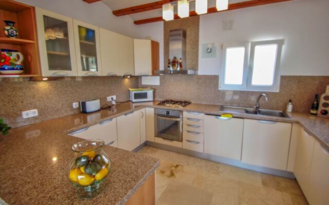 Fabya - Sea View Villa With Private Pool In Teulada