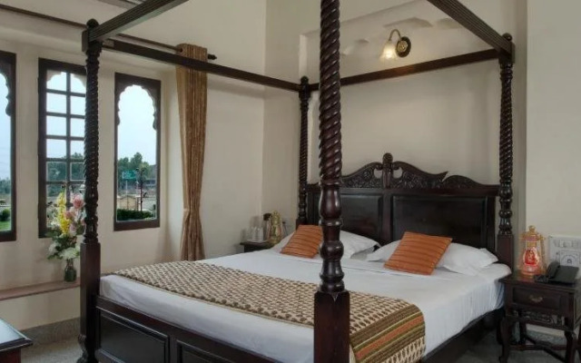Rajvi Palace Hotel