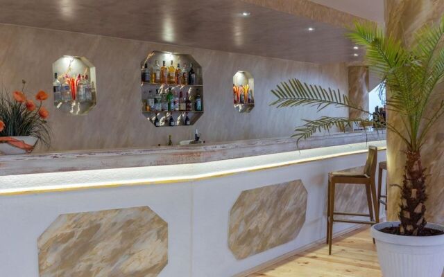 Hotel Noy