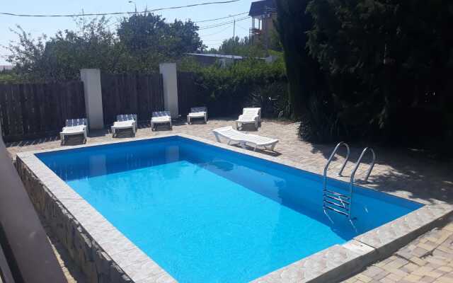 Kottedzh na Pogranichnoj