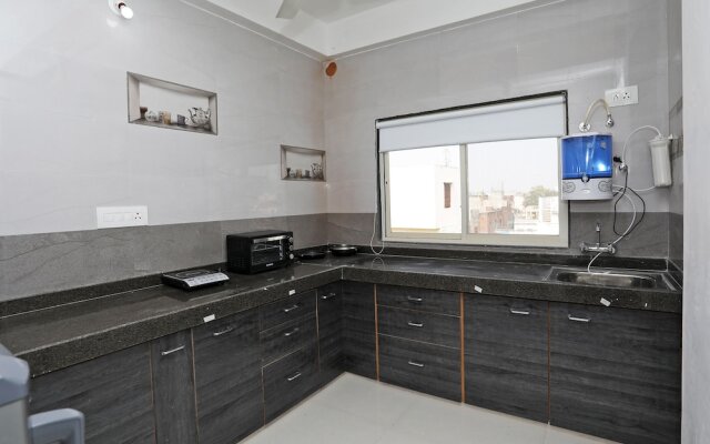 OYO 10064 Home Bright 3BHK Gulabh Bagh