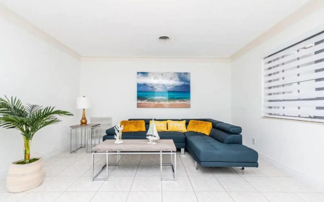 Casalinda - Hollywood Florida