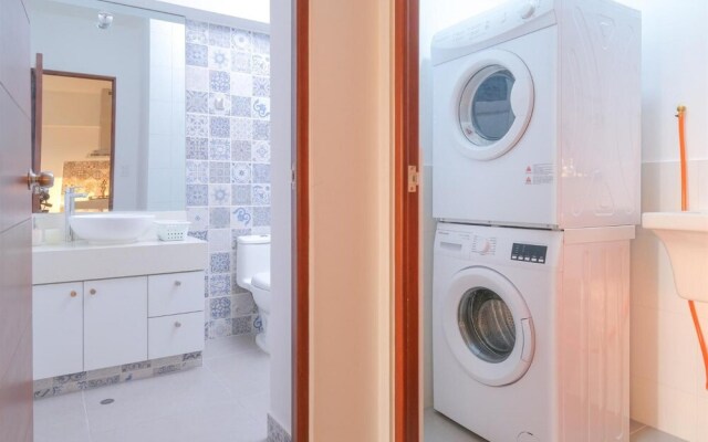 Modern 1 BR Barranco Apartment High Floor