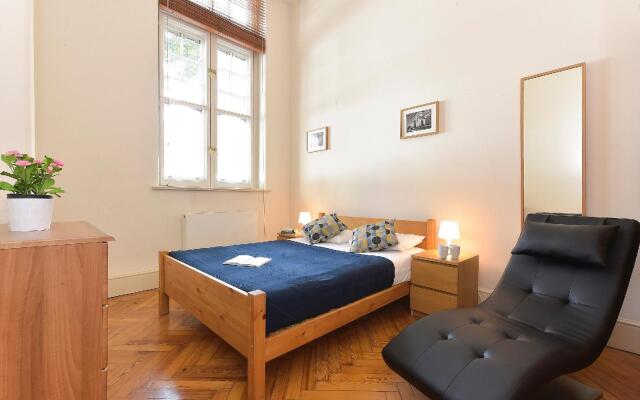 Waterside Níké Apartments