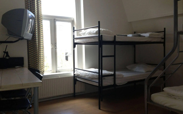 Stone Hotel And Hostel