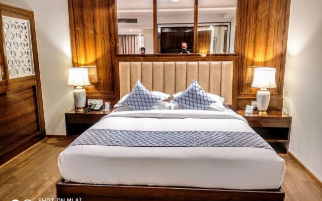 Oaktree Hotel
