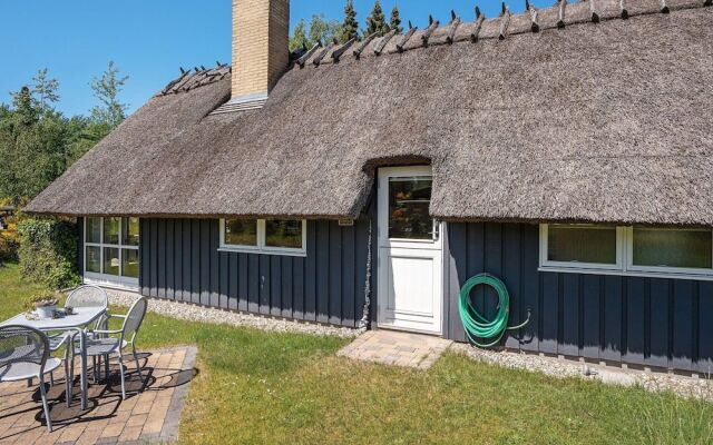 6 Person Holiday Home in Vaeggerlose
