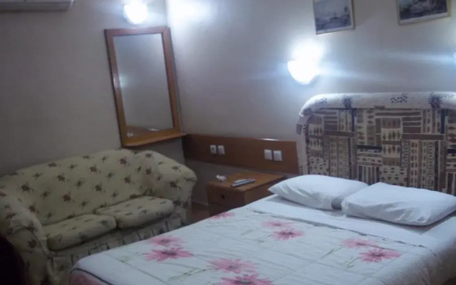 Mesut Hotel