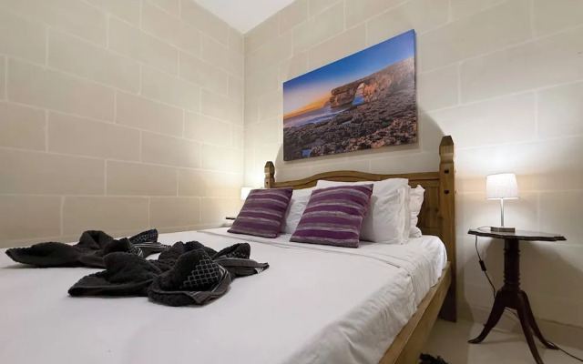 Traditional Maltese 3BD Apartment