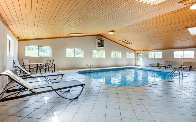 Quality Inn & Suites Metropolis I-24