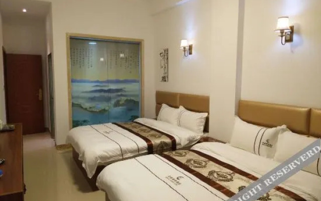 Qujing Wanghai Business Hotel