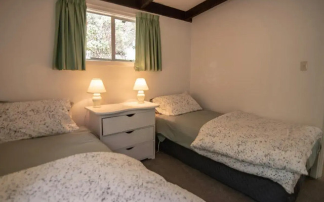 Kingfisher's Perch - Takamatua Holiday Home