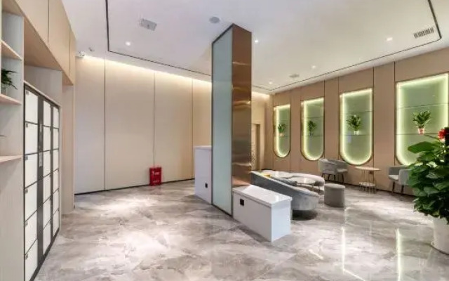 Junyi Hotel (Shangrao Jiangnan Commercial City High-speed Railway Station)