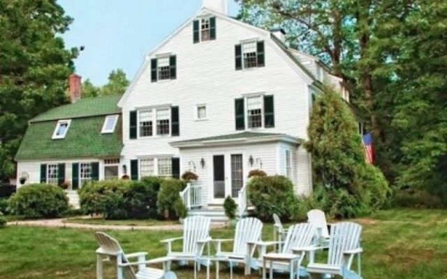 Waldo Emerson Inn