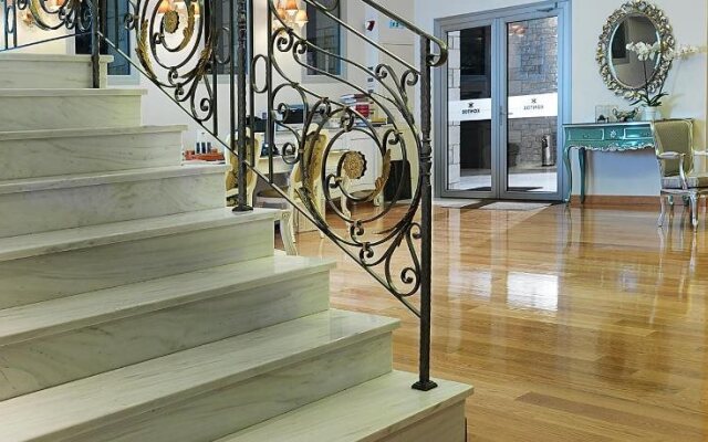 Hondos Classic Hotel & Spa