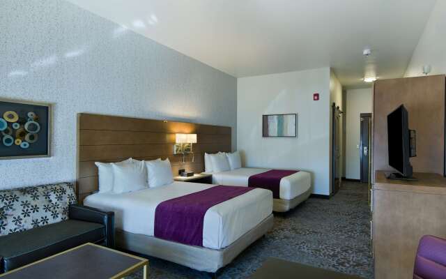 Oxford Suites Sonoma County