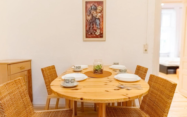 Chic Apartment - Very Central and Well Connected