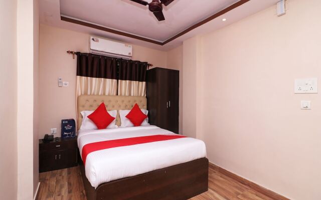OYO 13579 Hotel Royal Crowne