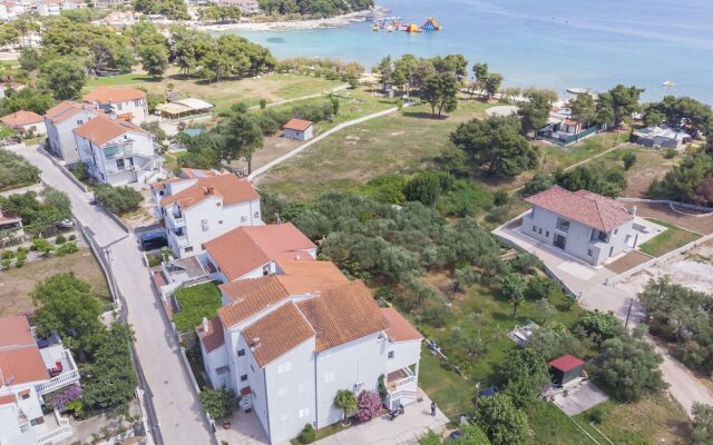Apartments and Rooms On the Beach